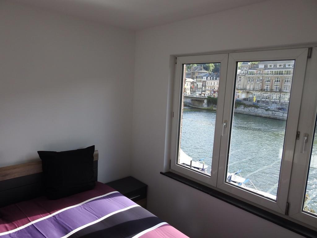 Les Voisins De Mr Sax Hotell Dinant Rom bilde