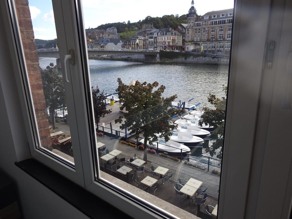 Les Voisins De Mr Sax Hotell Dinant Rom bilde