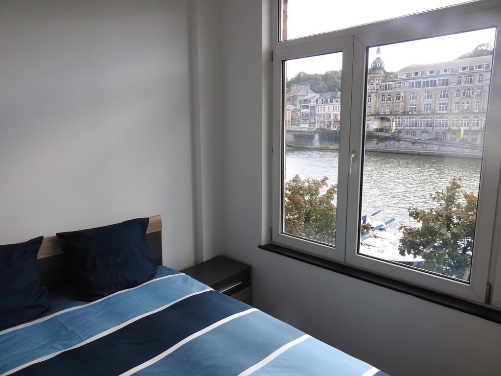 Les Voisins De Mr Sax Hotell Dinant Rom bilde